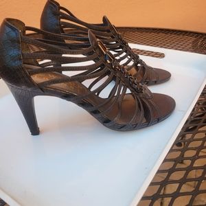 New York Transit, black, scrappy heels